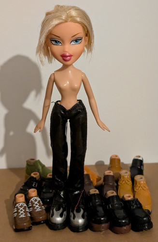 Bratz doll cloe genie magic - doll,