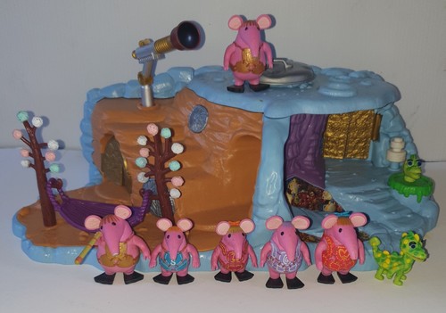 The clangers home planet - the,