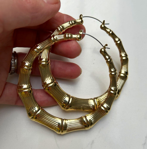 Gold tone ribbed - tone,