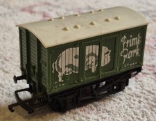 Vintage Hornby Railways R216 Prime Pork Closed Van