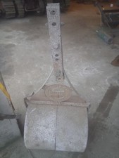 HEAVY STEEL GARDEN LAWN ROLLER, not concrete.