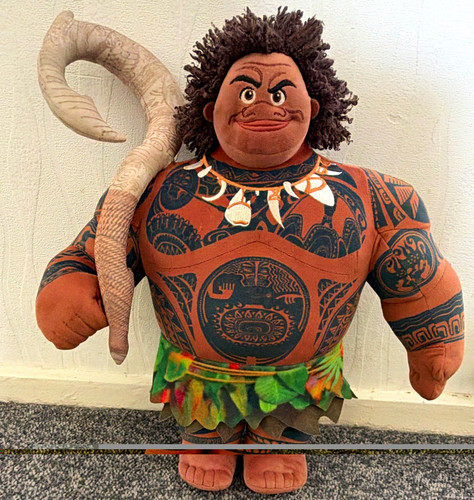 Disney store moana maui plush - store,
