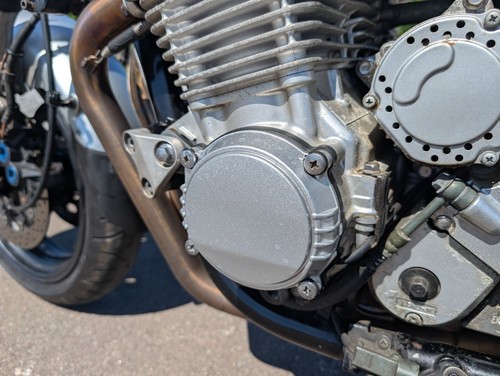 Yamaha xjr1300 left engine oil - left,