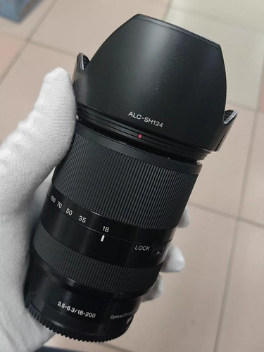 Sony 200mm 5 - e, 18-200mm