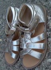 JUNIOR GIRL gold coloured sandal UK size 11  (EU29)   NATURINO