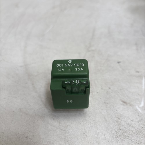 Mercedes fuel pump relay w201