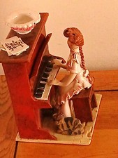 Various Laura Dunn Ceramic Figurines all in good condition