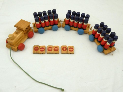 Wooden guardsmen train - wooden, pull