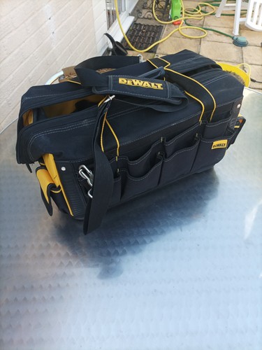 Dewalt tool open mouth - open,
