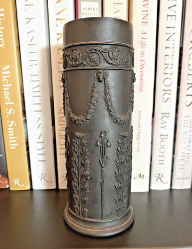 Antique wedgwood black - antique, basalt