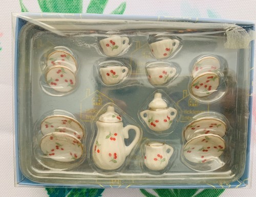 Hickleton dolls house - dolls,