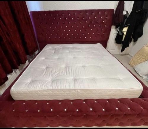Super king size bed - ,