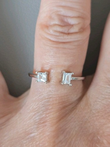 Asymmetrical open ring - cz,