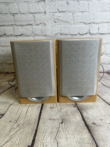 Sanyo bookshelf speakers - sanyo,