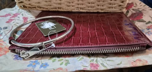 Burgundy croc clutch bag - burgundy, –