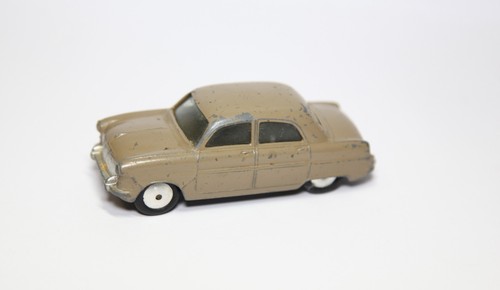Corgi 200 ford consul saloon - corgi,