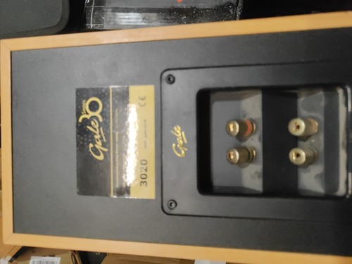 Gale surround sound comprising - surround,