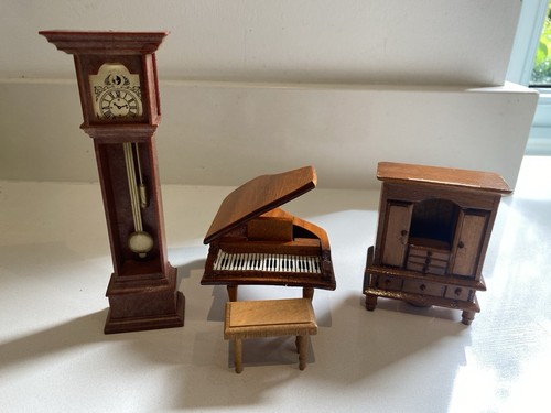 Dolls house miniature - dolls,