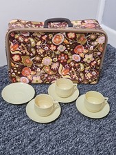 SIRRAM 60s Vintage Retro Picnic Set PVC Floral Case with Cups and saucers