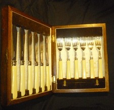 Vintage boxed Walker & Hall fish knife and fork set