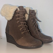 UGG   Zea Shearling Wedge Lace Up Boots   Chocolate