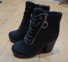 womens boots size 3 Select