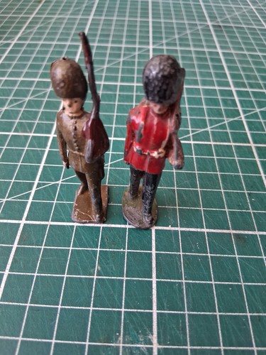 Antique dissimilar lead - antique,