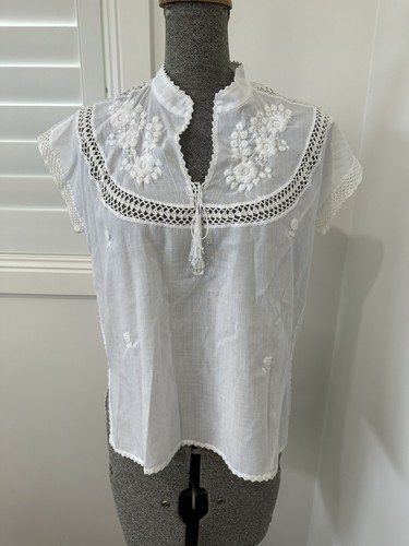 Vintage white embroidered - vintage,