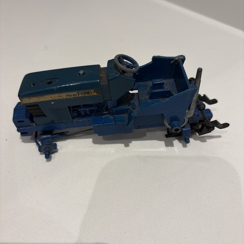 Collectible tractor model - collectible, ford