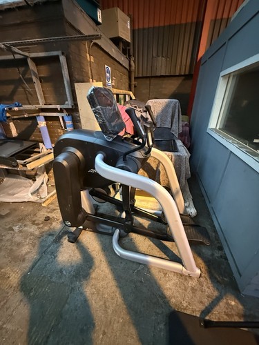 Life fitness recumbent bike - life,