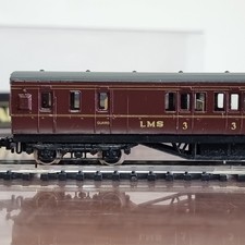 Graham Farish 0611 LMS 57ft Suburban Brake 3rd Coach 3762 N Gauge Maroon Boxed