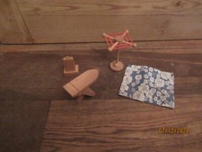WOODEN RARE DOLLS HOUSE IRONING BOARD ROTARY WASHING LINE DUVET COVER UTILITY
