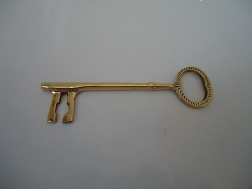 Large door key vintage - large,