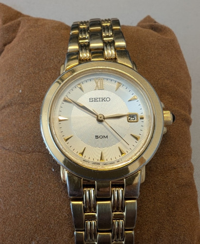 Seiko gold tone ladies watch - gold,