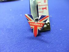 pin badge ww war V victory