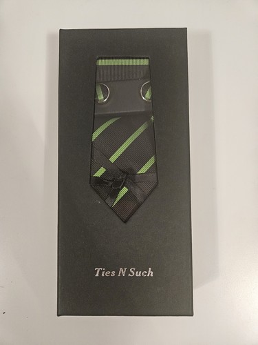 Black and green striped - black,