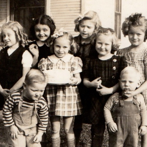 1947 snapshot photo darlene - 6",