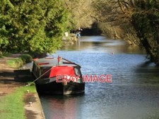 PHOTO  KINTBURY - KENNET & AVON CANAL OLD BARGE MOORED BESIDE THE ROAD BRIDGE AT