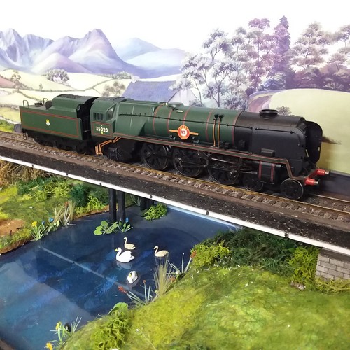 Hornby r2204 rebuilt - hornby,