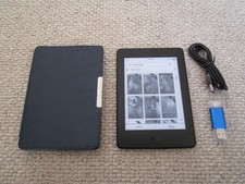 AMAZON KINDLE PAPERWHITE 7TH GENERATION + 697 BOOKS/USB STICK/CABLE/CASE BUNDLE