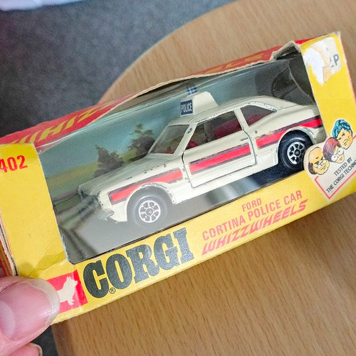 Corgi whizzwheels 402 - corgi, ford