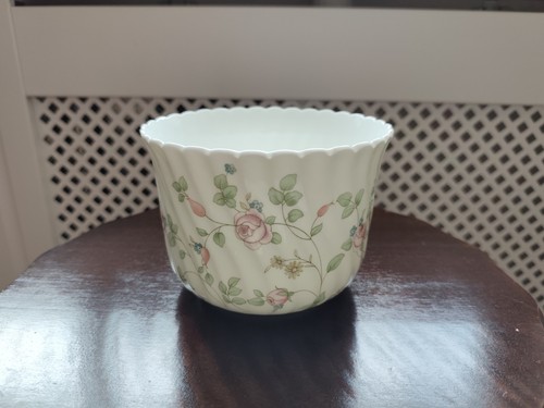 Wedgwood rosehip flower - wedgwood,