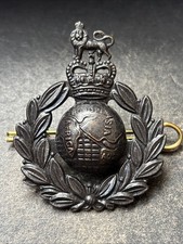 Royal Marine Commando Genuine British Cap Badge Green Beret