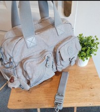 Kipling Women’s “Defea”