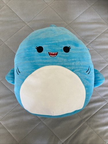 Lemar the shark medium - the,