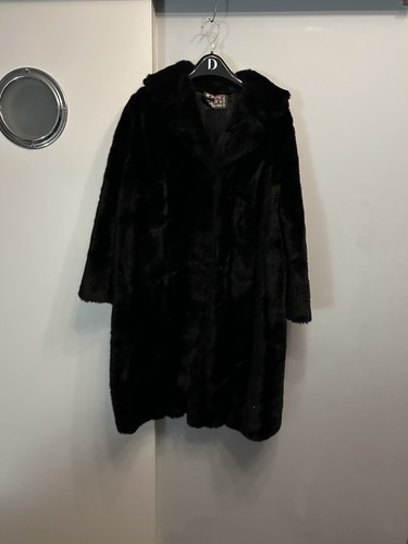 Vintage tissavel woman’s