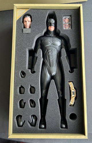 Hot toys batman begins - hot, 1/4