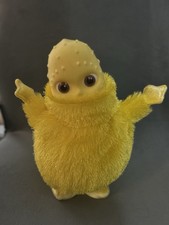 Yellow Boohbah singing and