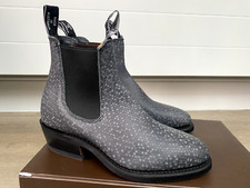 NEW R.M.WILLIAMS LADY YEARLING