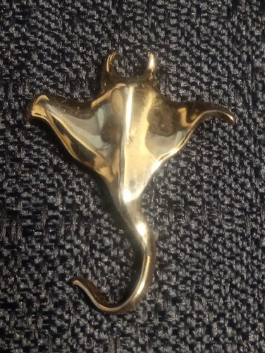 Wyland 14k manta pendant - 14k,